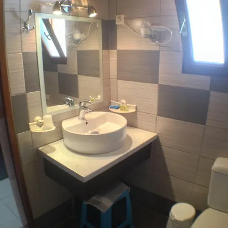 Politia Agios Nikitas