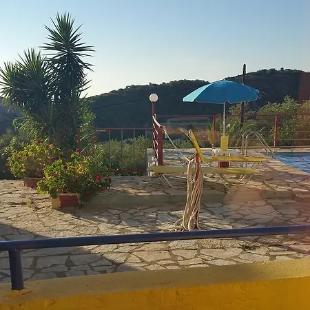 فندق Politia 3*