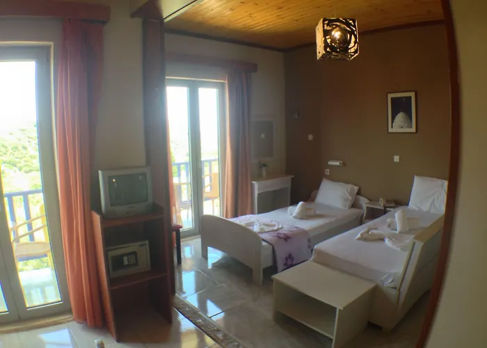 Hotel Politia 3*