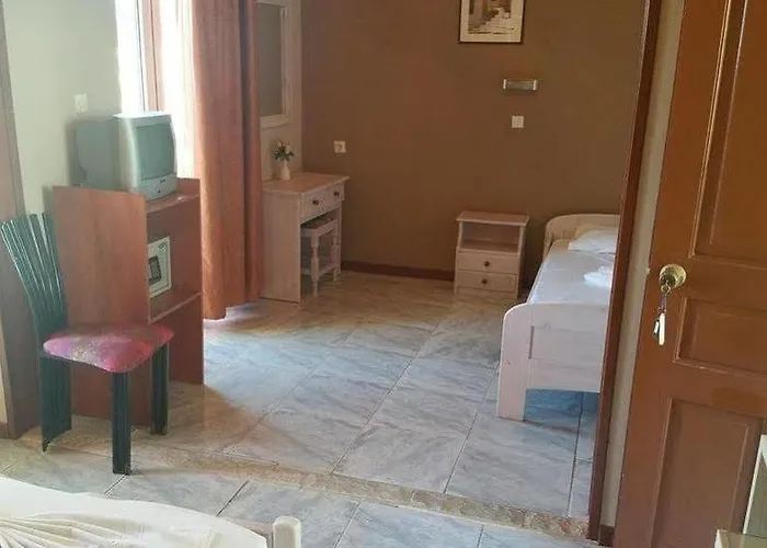 Hotel Politia Áyios Nikítas