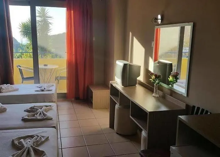 Hotel Politia Áyios Nikítas