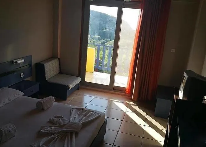 Politia 3* Áyios Nikítas