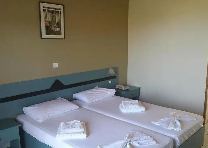 Hotel Politia Áyios Nikítas